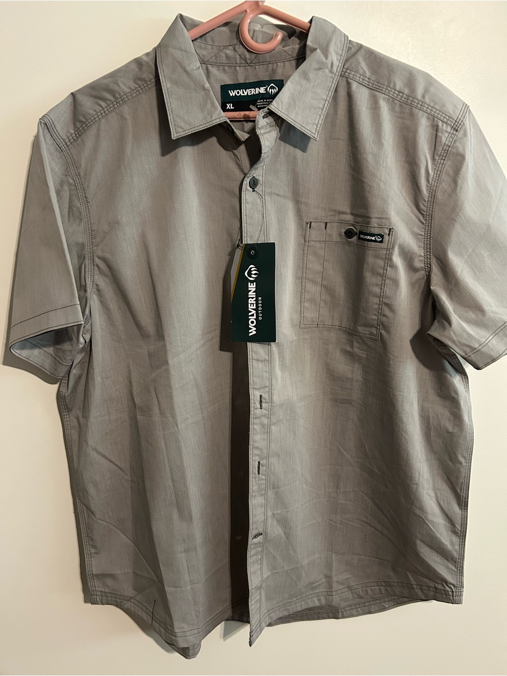 Wolverine Men's Short-Sleeve Button-Down Shirt in Light Gray